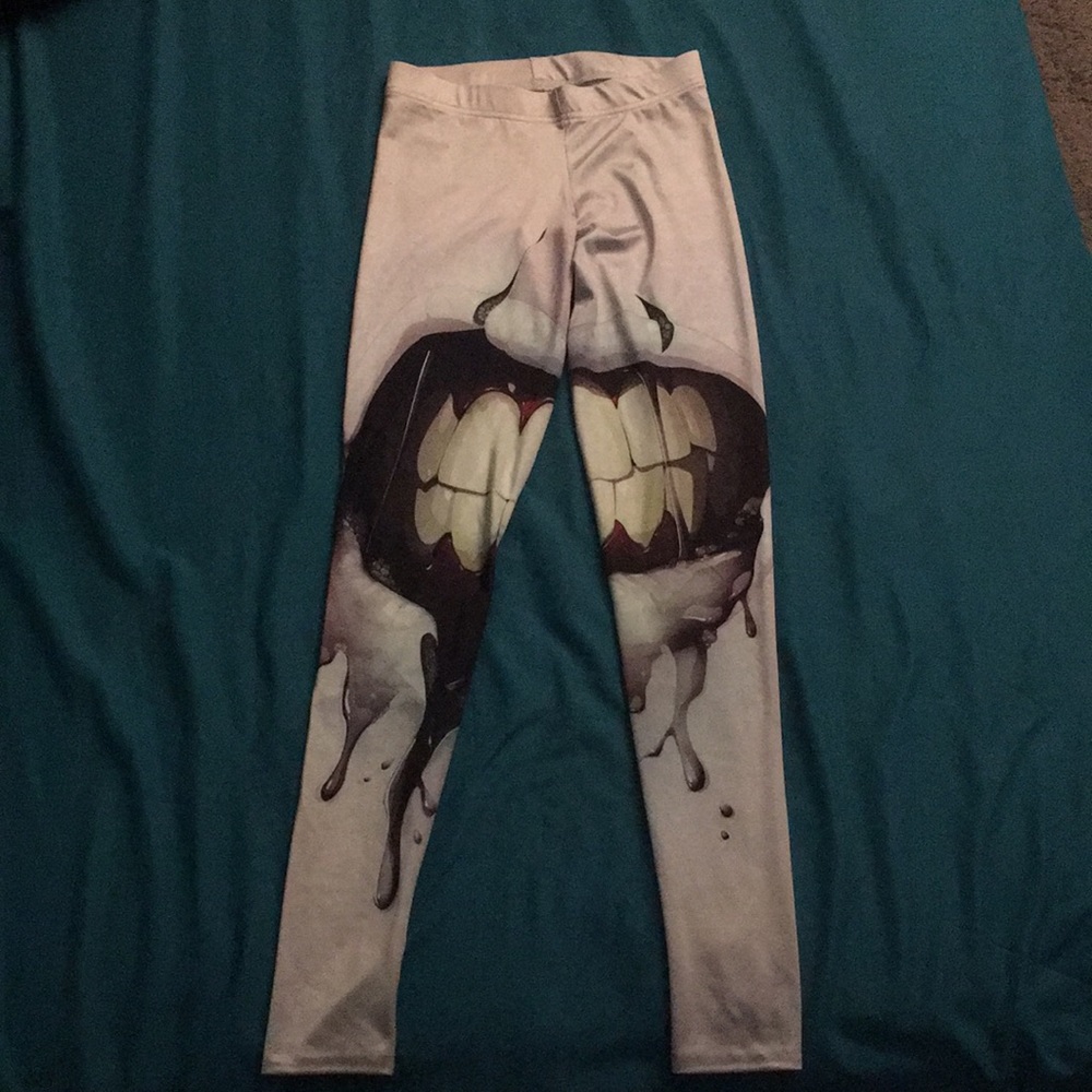 Show me your teeth leggings